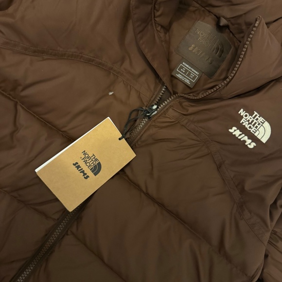 SKIMS x NORTH FACE BROWN PUFFER SIZE M - Picture 2 of 4